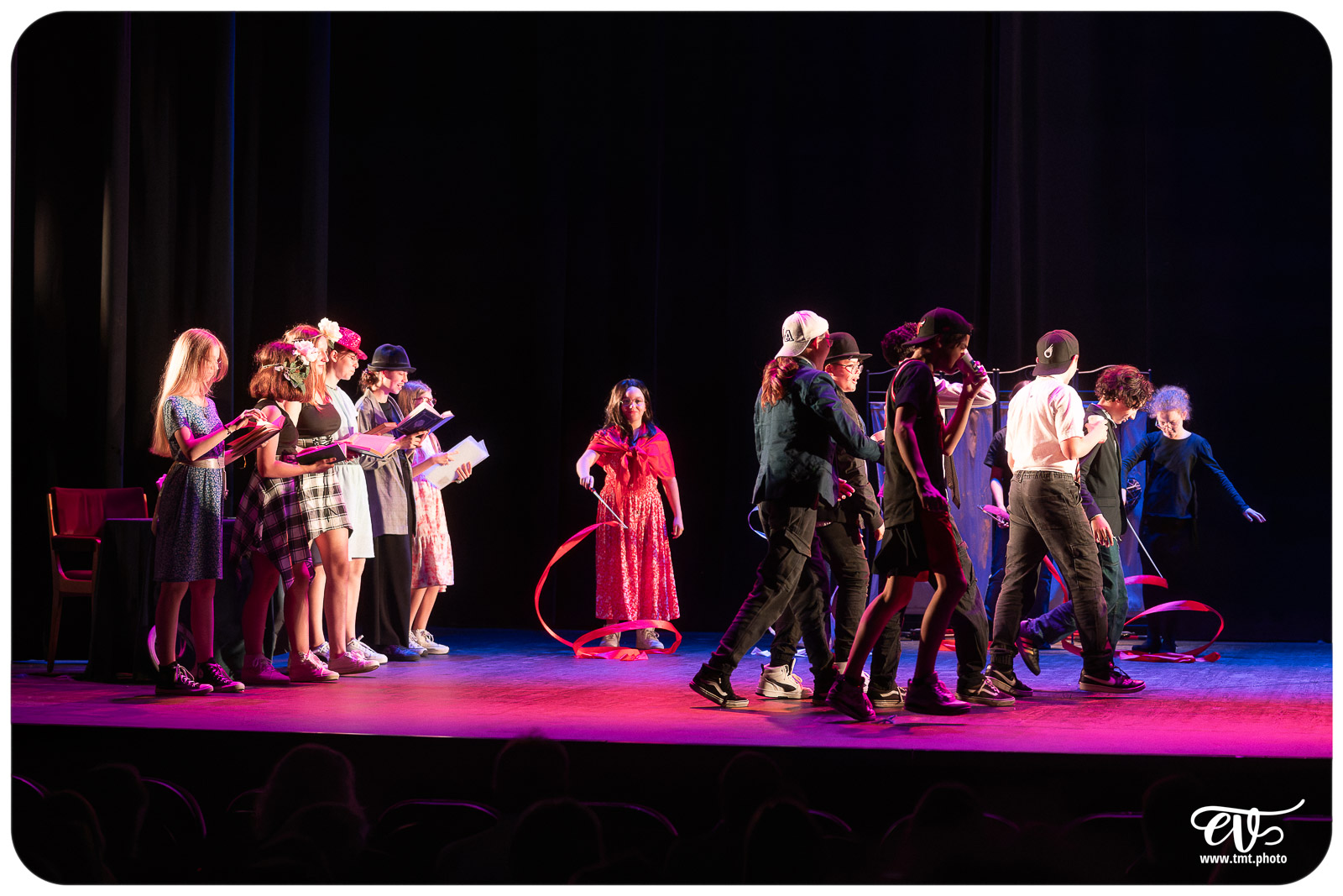 LES FEMMES SAVANTES (ATELIER THÉÂTRE DU COLLÈGE FOCH)